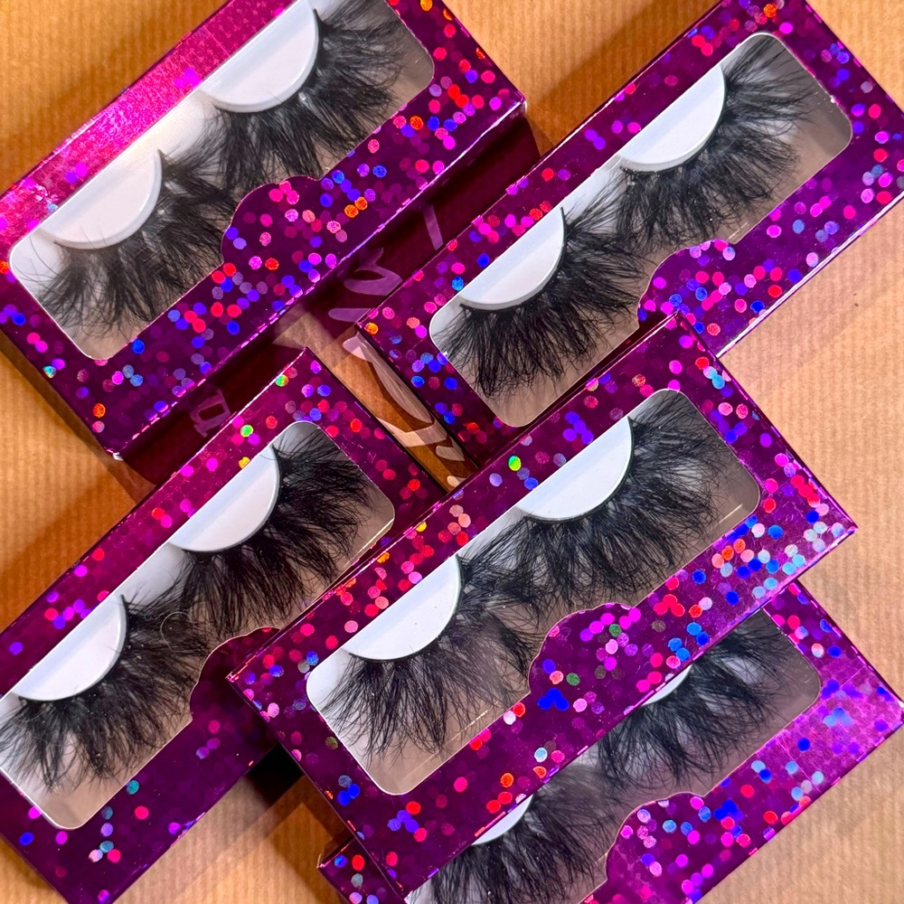 25mm Lashes ✨✨5‎ LEFT✨✨